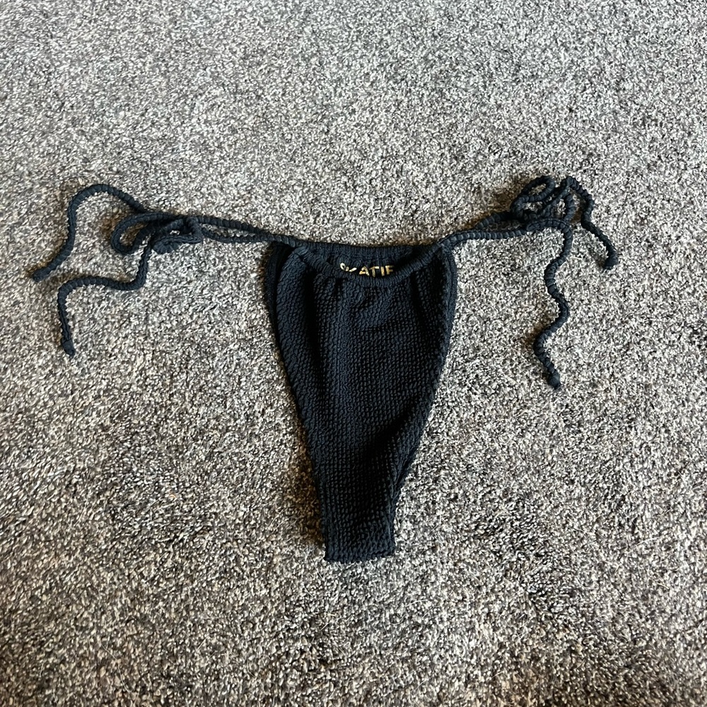 Skatie Kristen bottom black ribbed